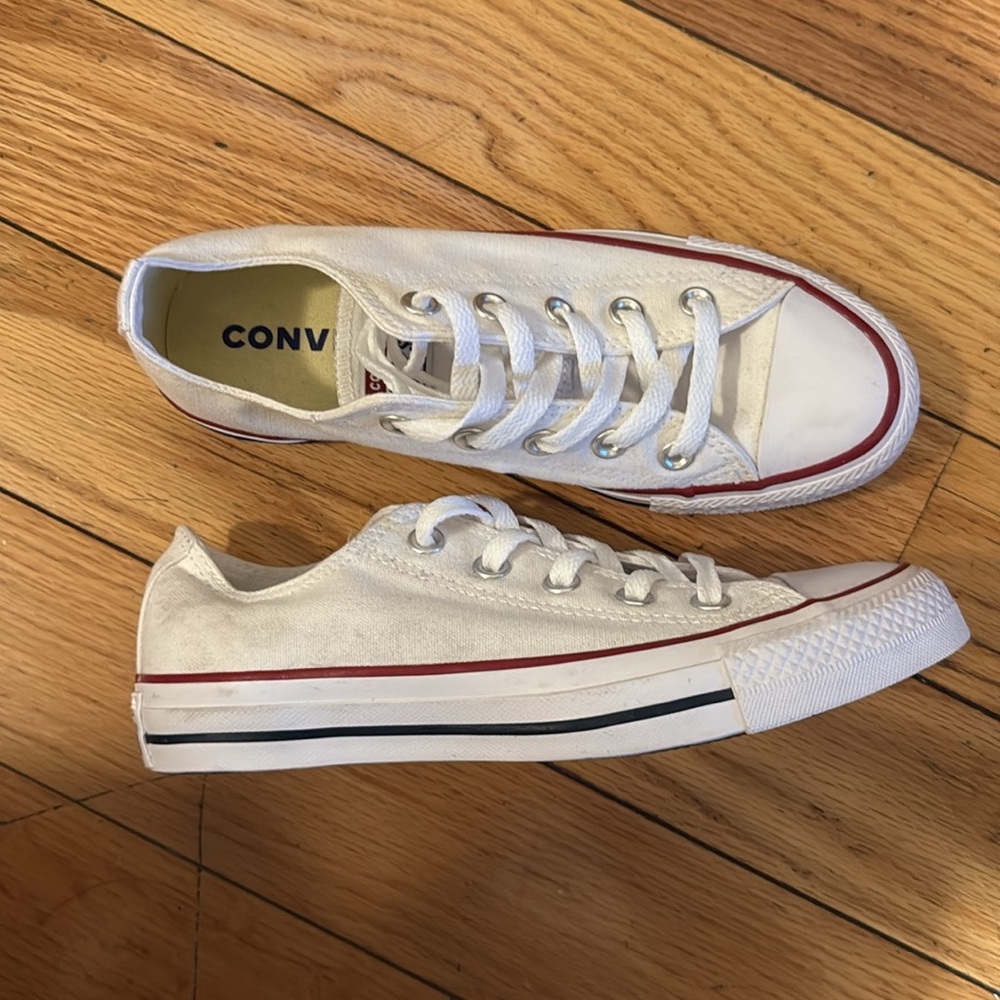 NEW Converse Women White Classic Low Top size 6